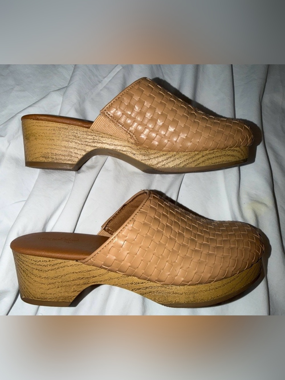 Universal Thread Women's Woven Mule Clogs in Tan
